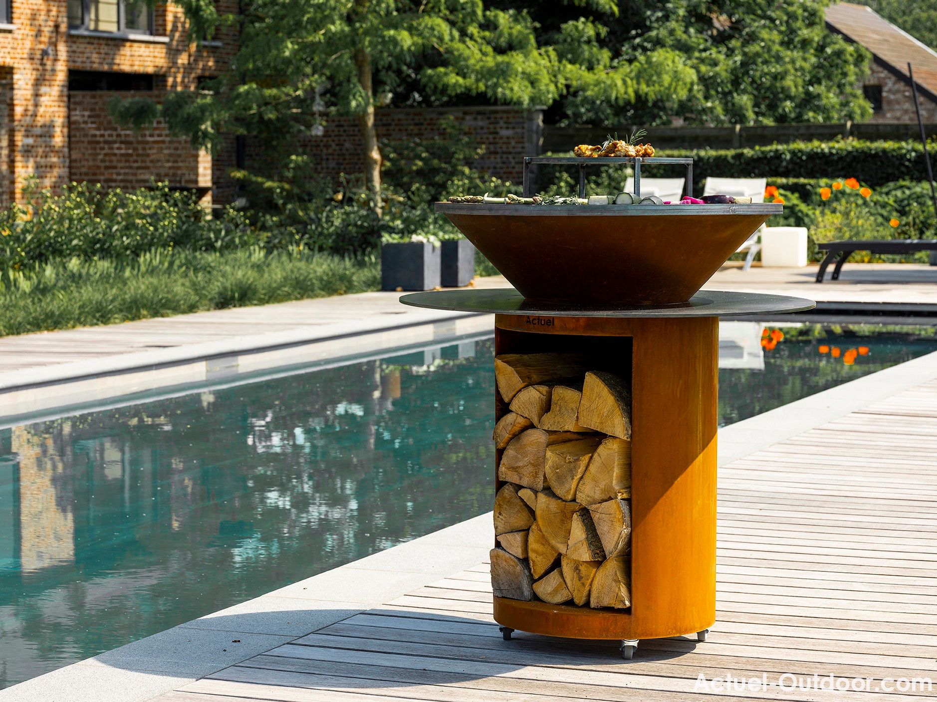 Brasero grill carré BACK TO FIRE pour terrasse, en acier Corten - SEANROYALE