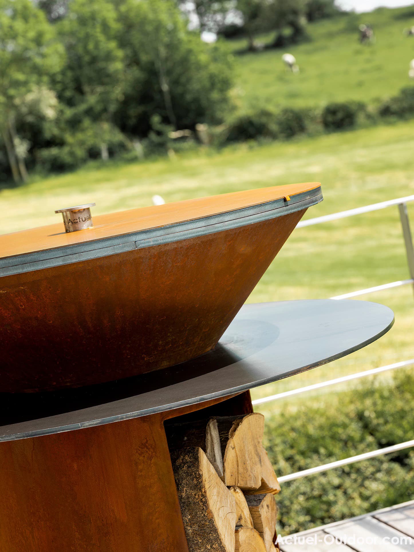 Braséro plancha d'extérieur en acier Corten par Quan Garden Art