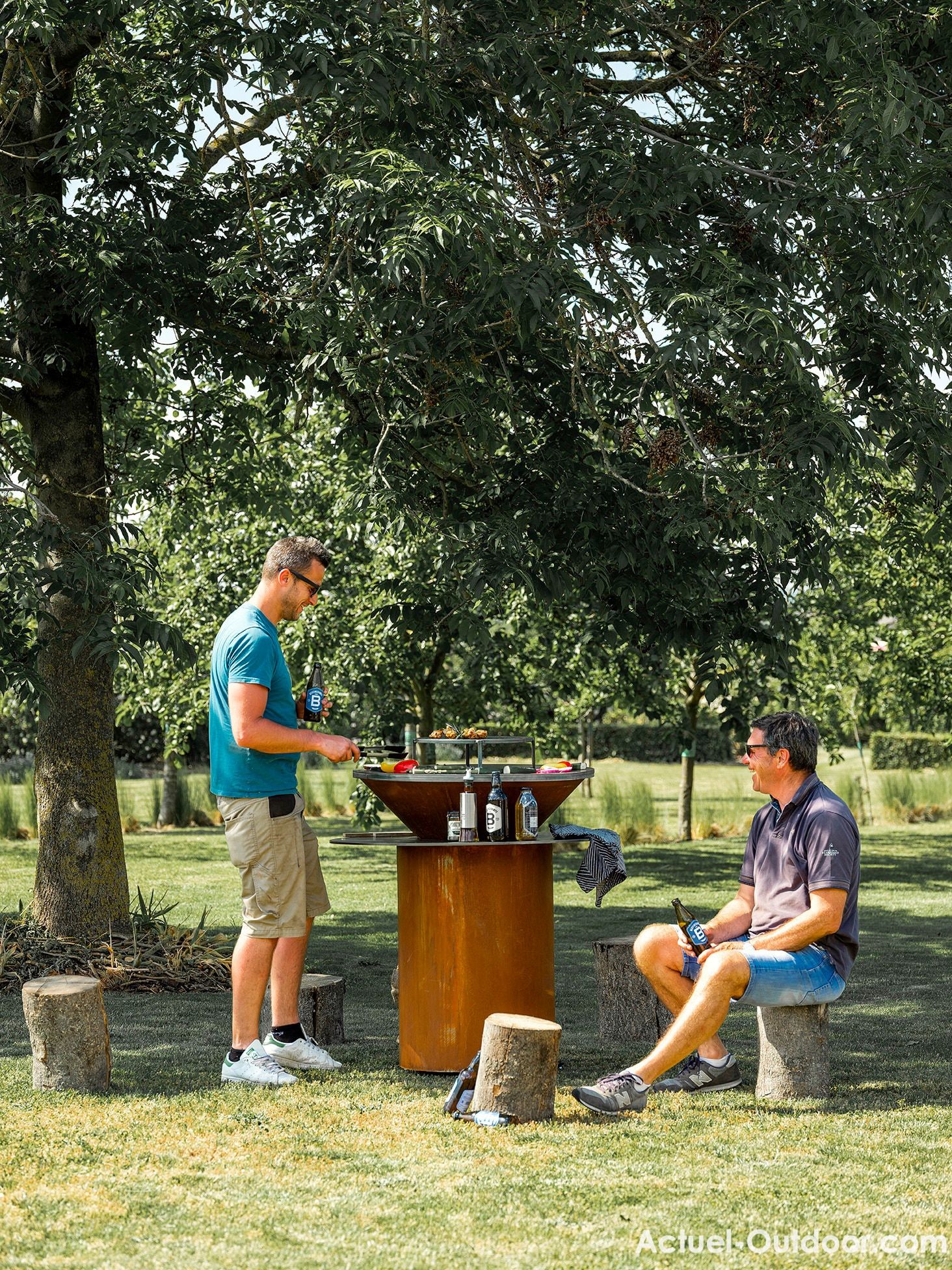 Yanartas Brasero pour barbecue de jardin extérieur rond en acier rouillé