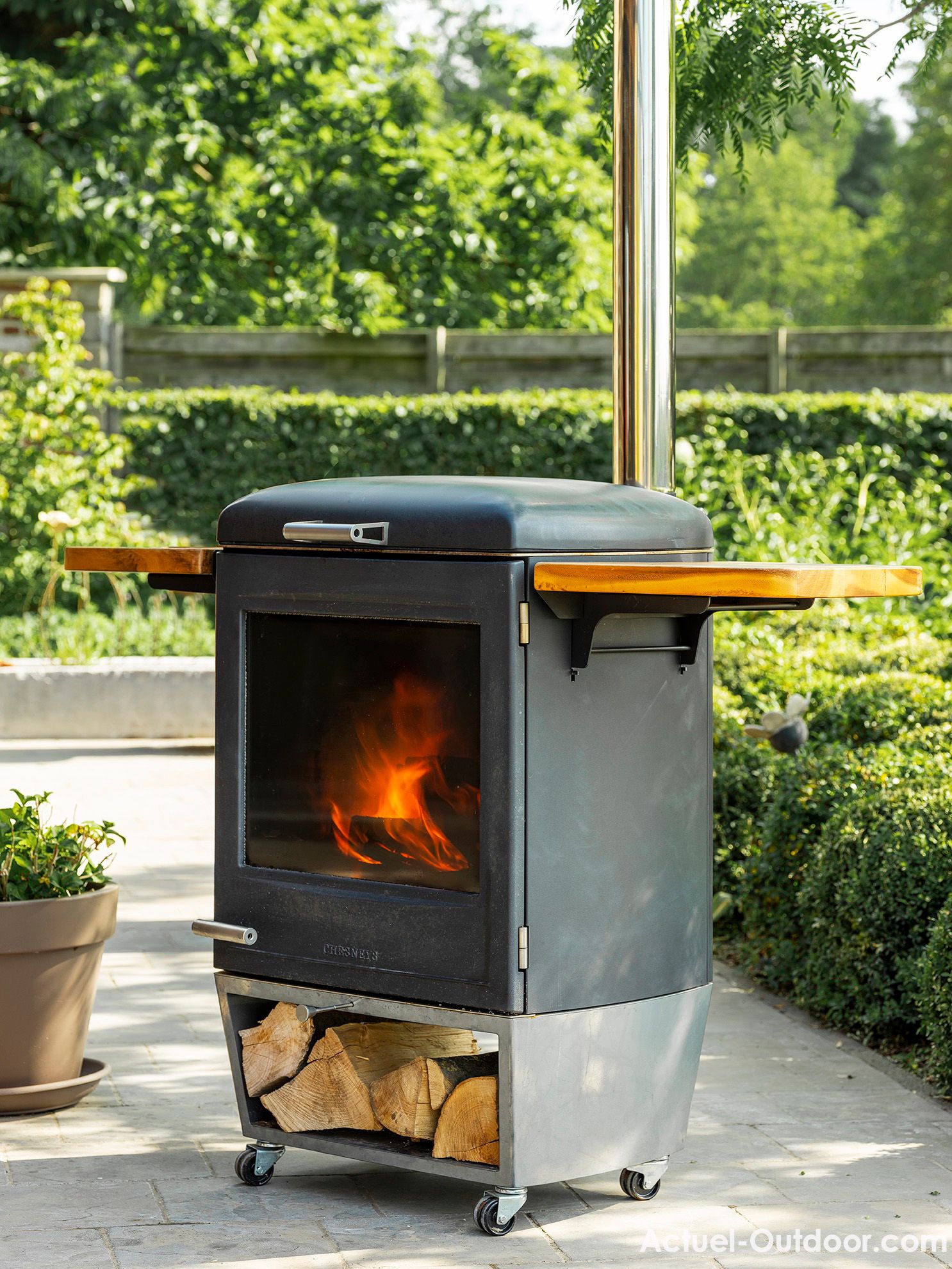 Poele à bois de terrasse barbecue Chesneys H600